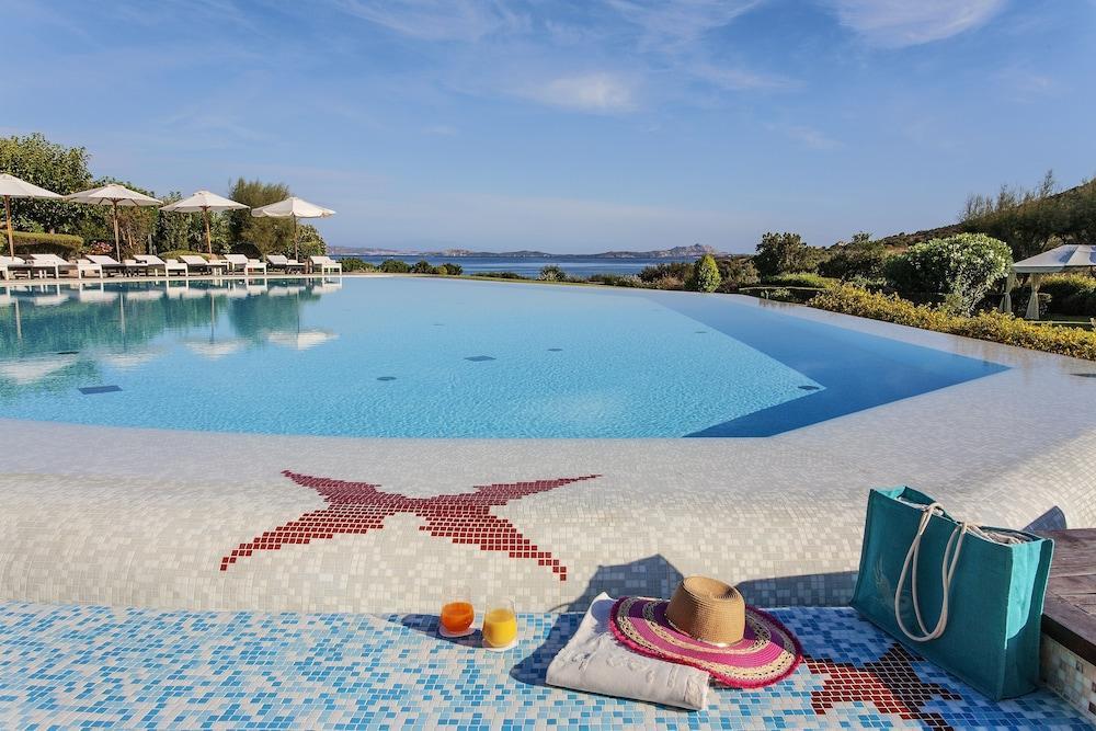 L'Ea Bianca Luxury Resort บายาซาร์ดิเนีย ภายนอก รูปภาพ