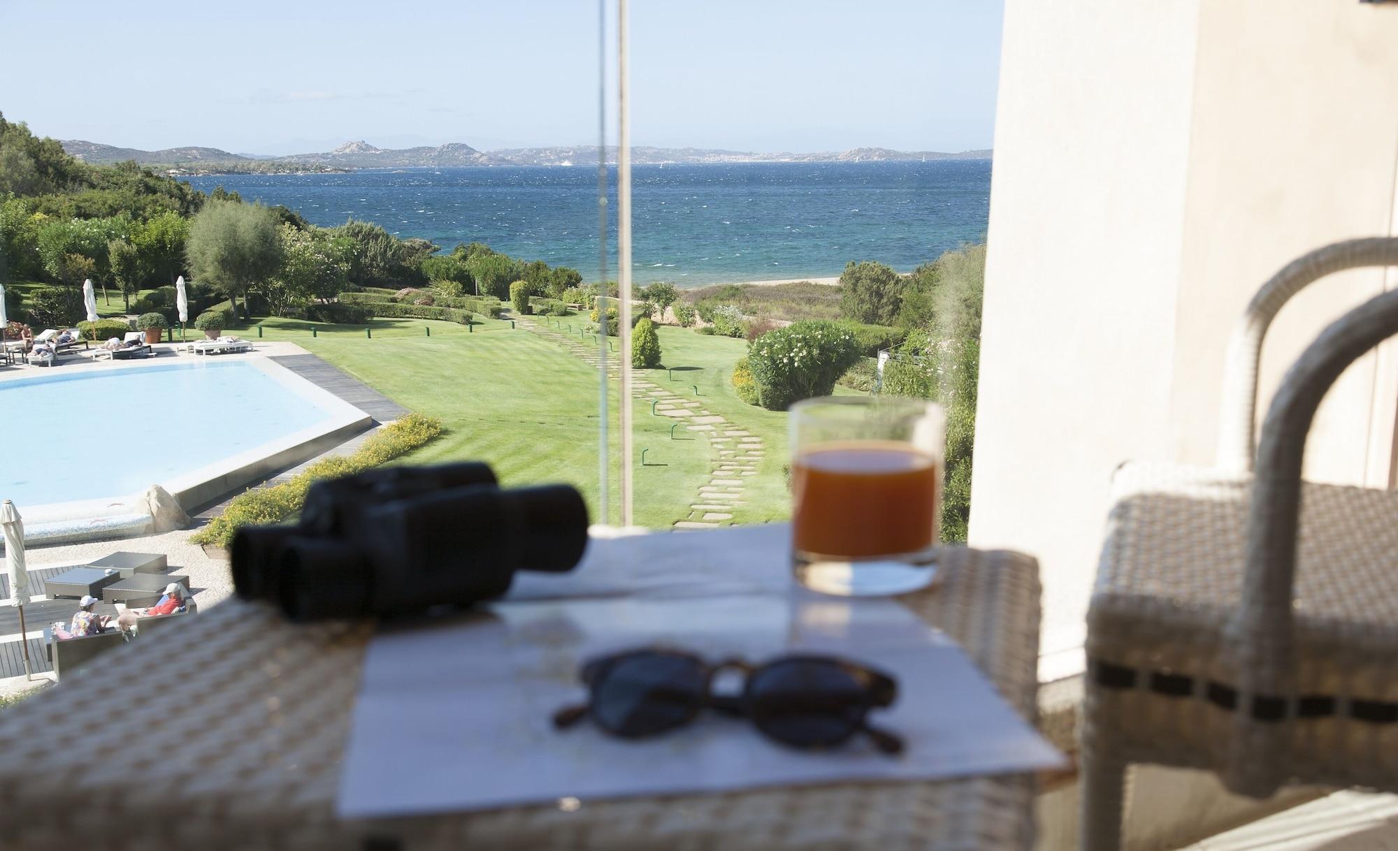 L'Ea Bianca Luxury Resort บายาซาร์ดิเนีย ภายนอก รูปภาพ