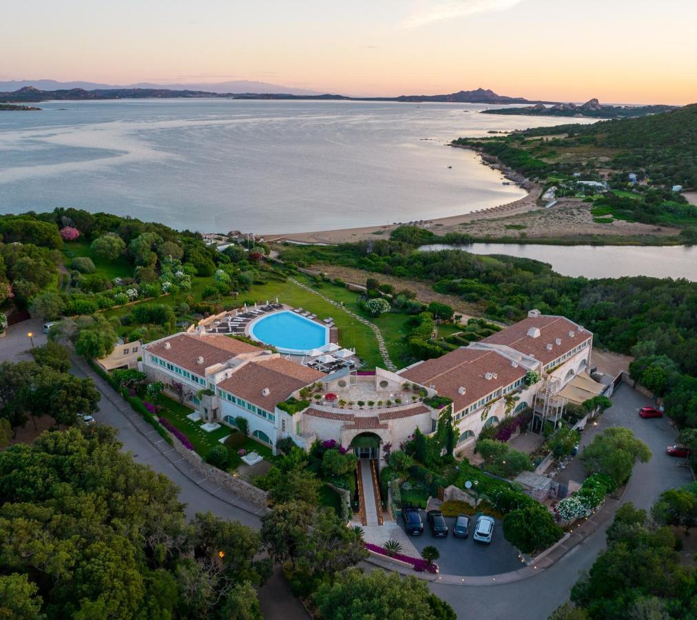 L'Ea Bianca Luxury Resort บายาซาร์ดิเนีย ภายนอก รูปภาพ