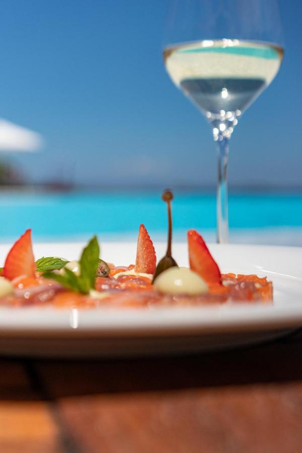 L'Ea Bianca Luxury Resort บายาซาร์ดิเนีย ภายนอก รูปภาพ