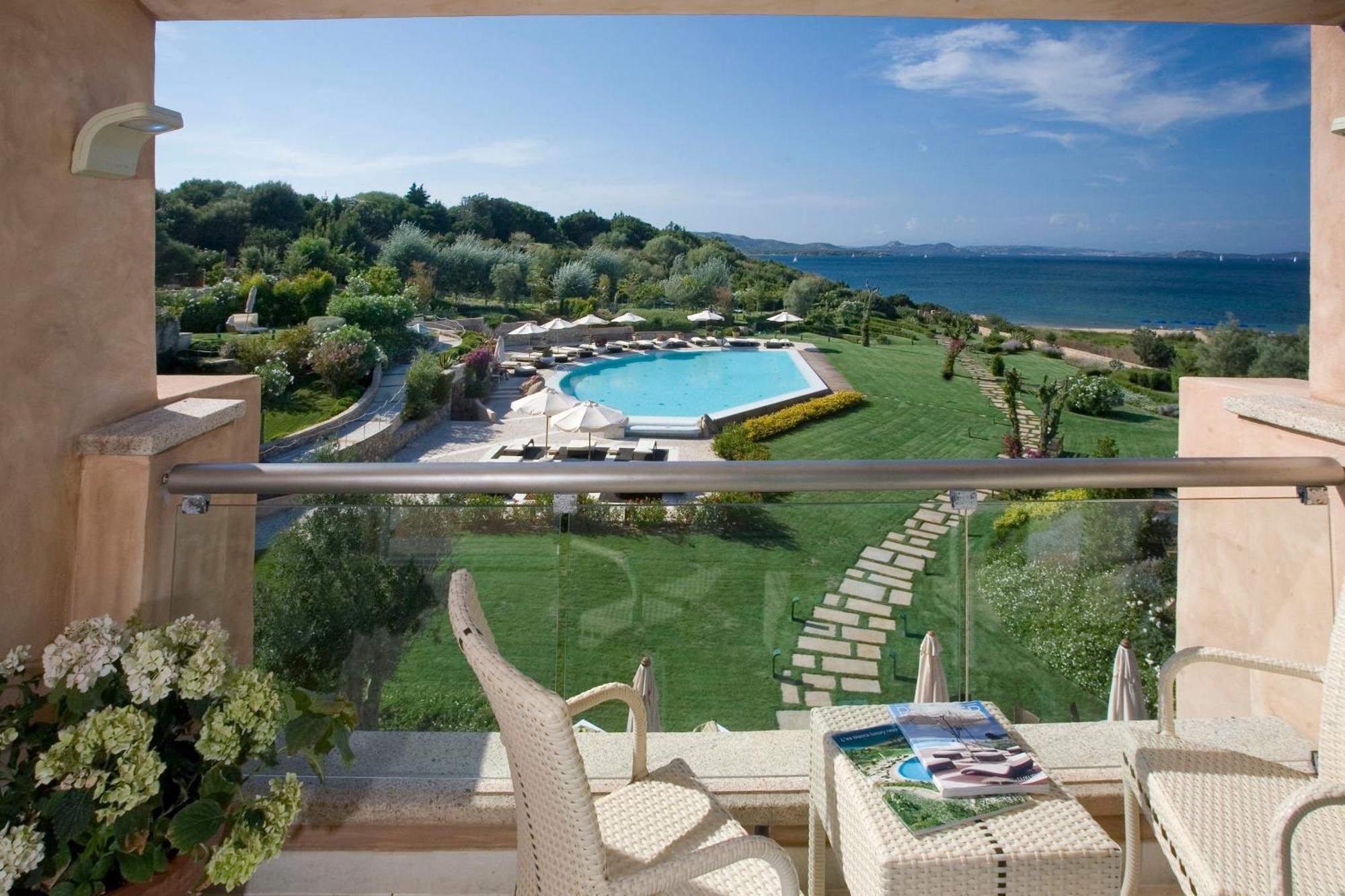 L'Ea Bianca Luxury Resort บายาซาร์ดิเนีย ภายนอก รูปภาพ