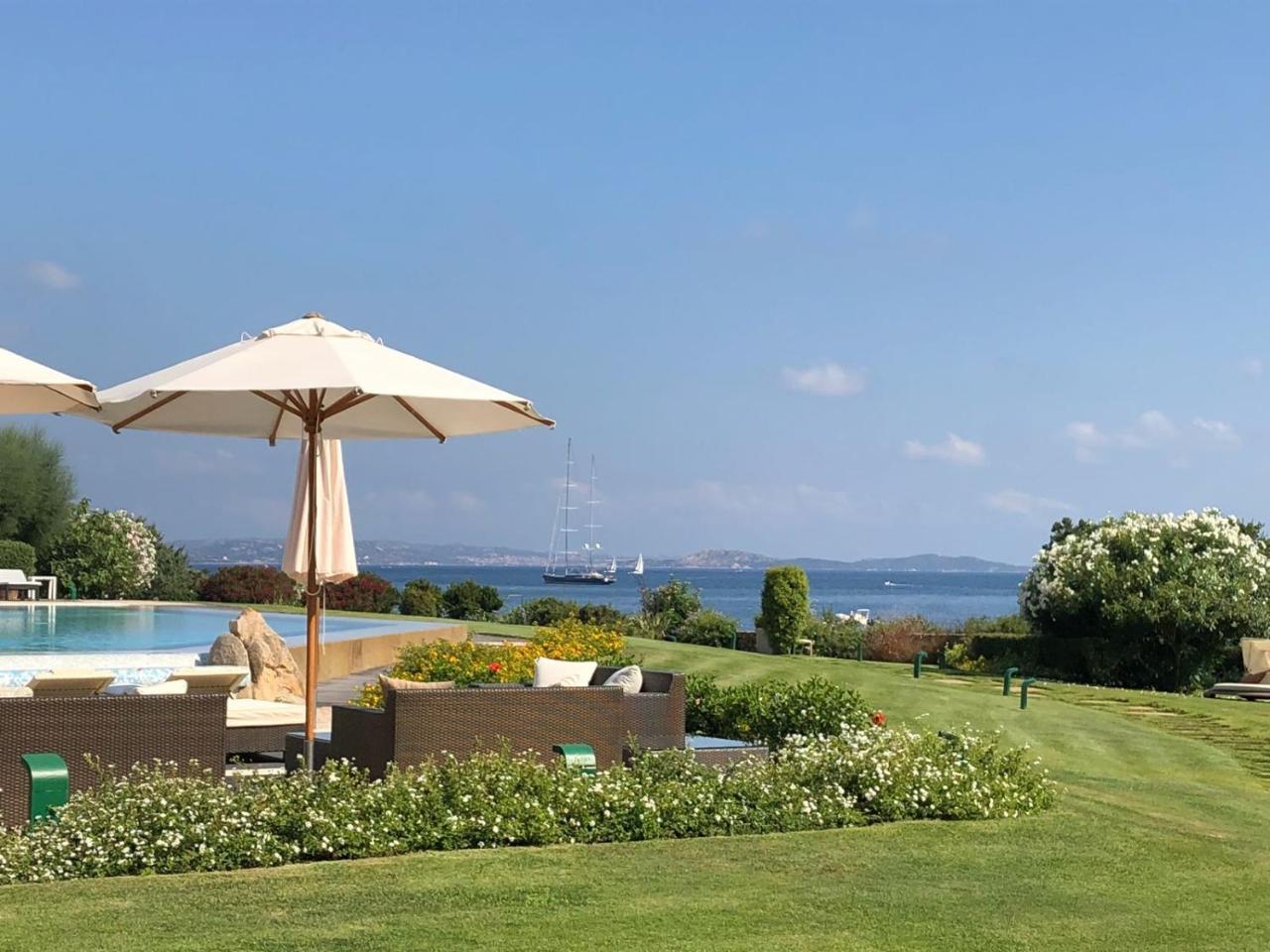 L'Ea Bianca Luxury Resort บายาซาร์ดิเนีย ภายนอก รูปภาพ