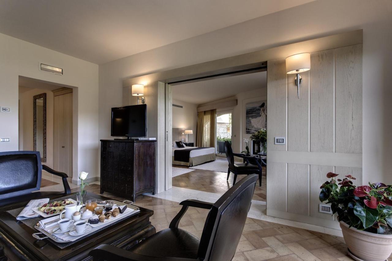 L'Ea Bianca Luxury Resort บายาซาร์ดิเนีย ภายนอก รูปภาพ